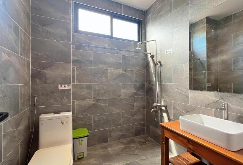 اتاق لوکس با بالکن, Nhu Huose Phu Quoc