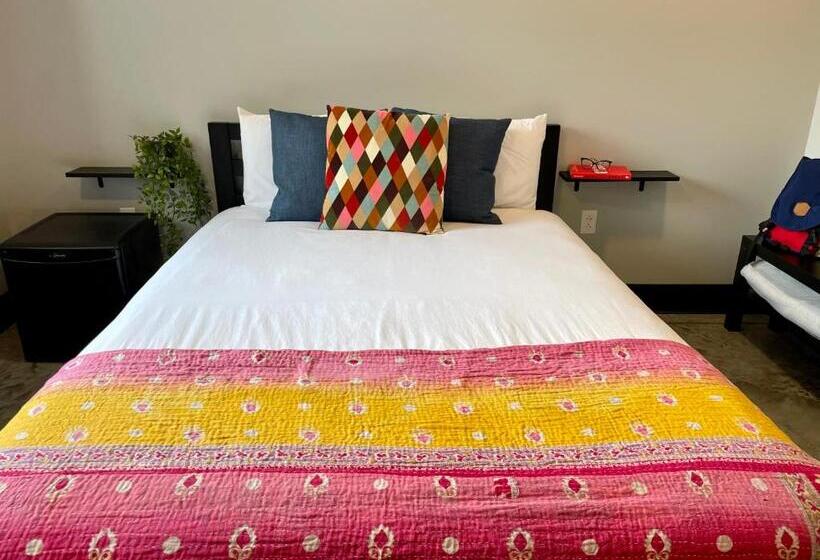 غرفة قياسية فردية, Captain Two Room For Two Near Purina Farms