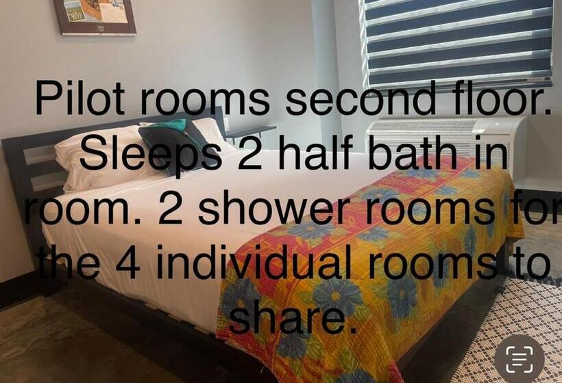 غرفة قياسية فردية, Captain Two Room For Two Near Purina Farms