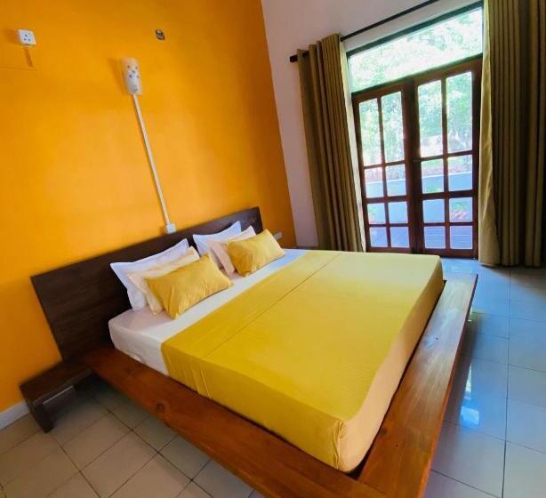 标准间, Surf N Spice   Hiriketiya