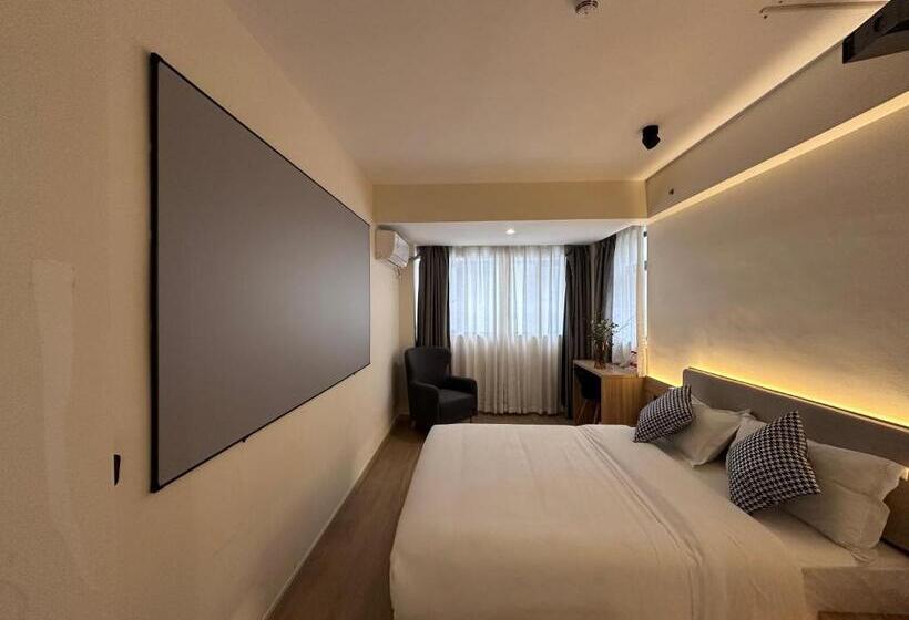 Chambre Standard, Xizhu Movie Apartment