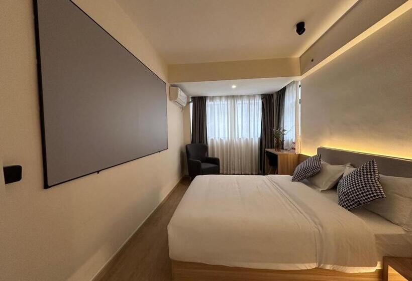 Chambre Standard, Xizhu Movie Apartment