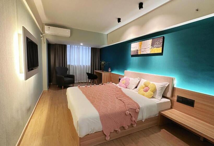Chambre Deluxe, Xizhu Movie Apartment