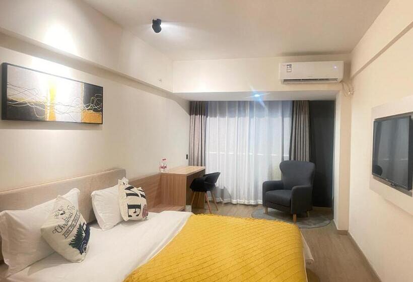 Chambre Deluxe, Xizhu Movie Apartment