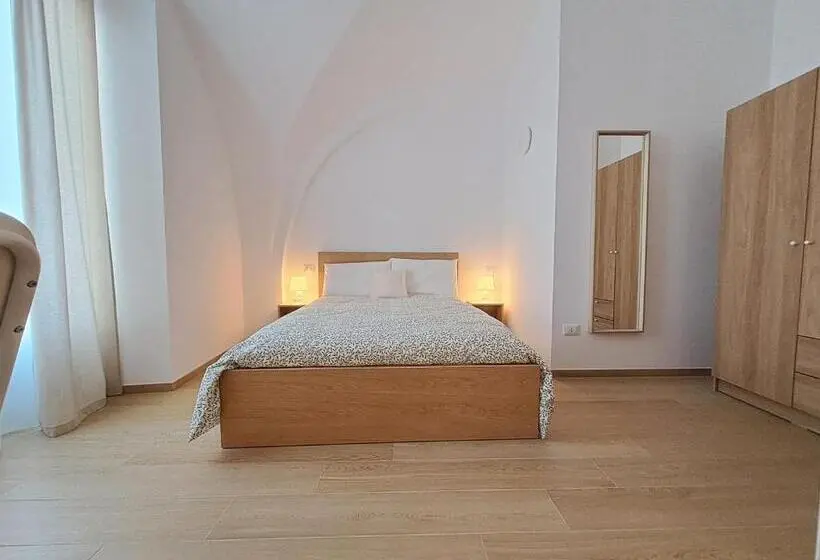 スタンダードルーム, La Casa Sull Arco