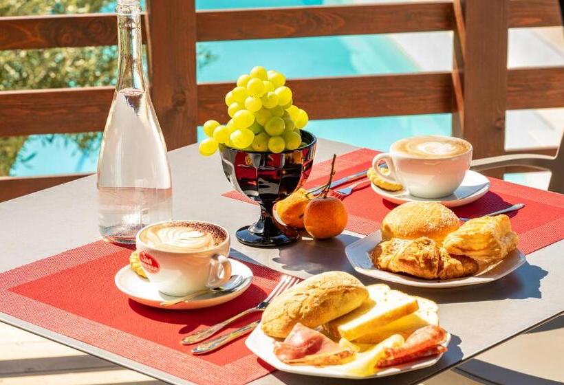 غرفة قياسية سرير كينج, Ollu E Stentu