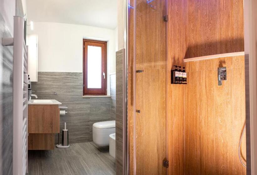 غرفة قياسية مطلّة علي الحديقة, Ollu E Stentu