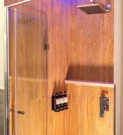 غرفة قياسية مطلّة علي الحديقة, Ollu E Stentu