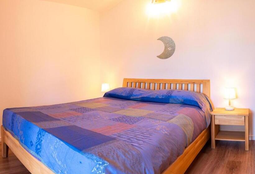 غرفة قياسية مطلّة علي الحديقة, Ollu E Stentu