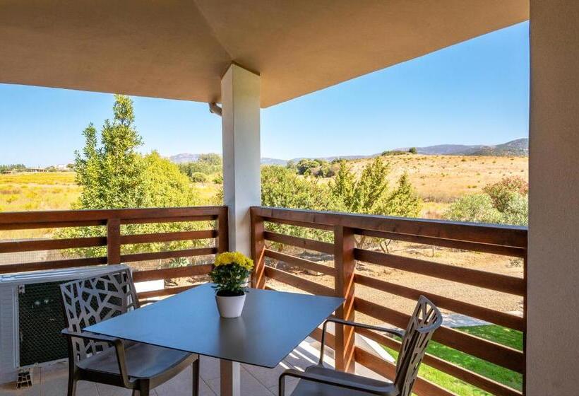 غرفة قياسية سرير كينج, Ollu E Stentu