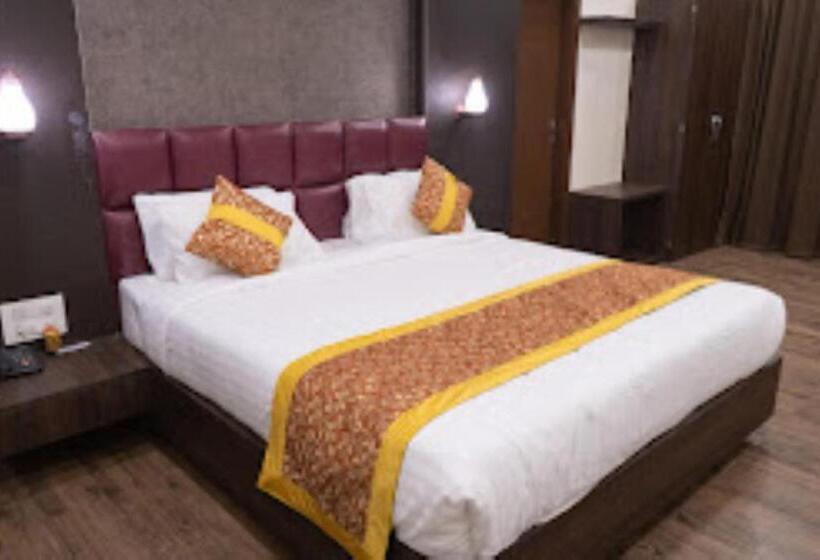 Номер Deluxe, Grs, Hotel The Grand Radhe Shyam, Ambikapur