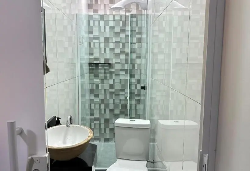 اتاق خانوادگی, Guaru Inn Hostel