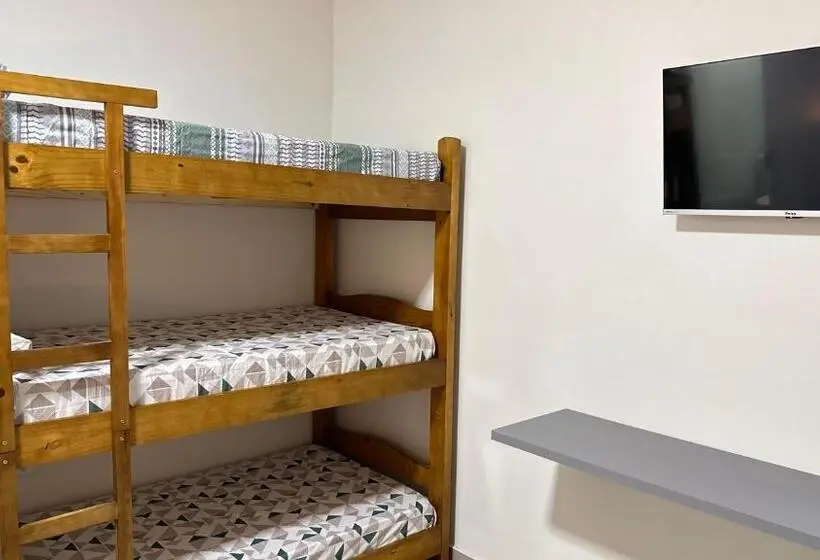 اتاق خانوادگی, Guaru Inn Hostel
