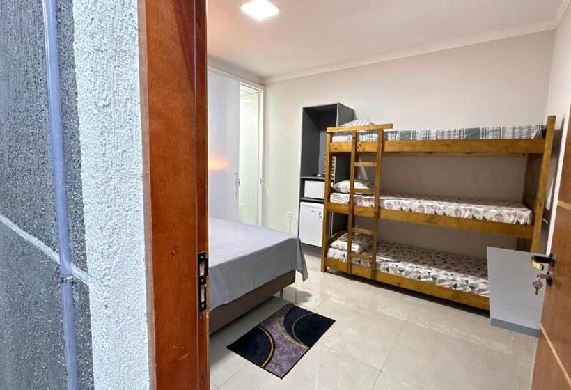 اتاق خانوادگی, Guaru Inn Hostel