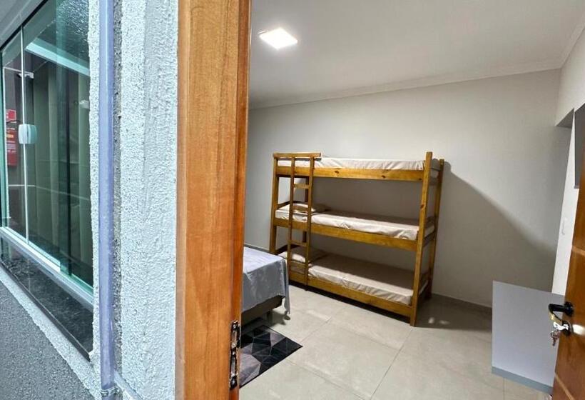 اتاق خانوادگی, Guaru Inn Hostel