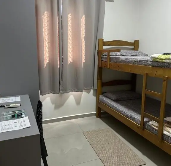 اتاق استاندارد با سرویس بهداشتی مشترک, Guaru Inn Hostel