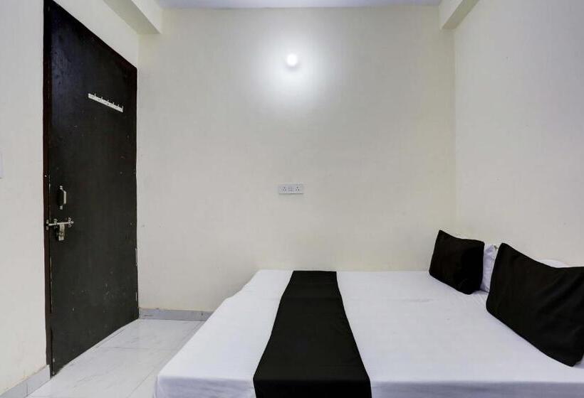 חדר קלאסי לשלושה, Flagship Crystal Residency