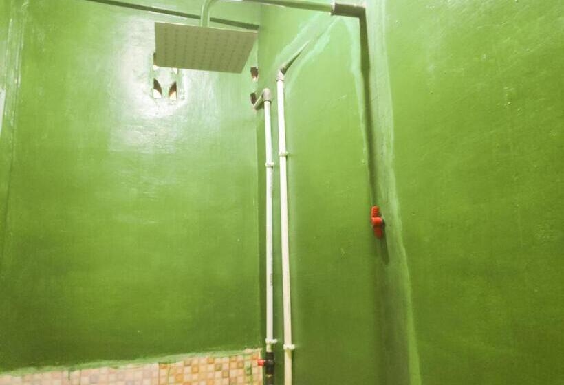 غرفة عائلية, Reddoorz Near Pelabuhan Ajibata Parapat