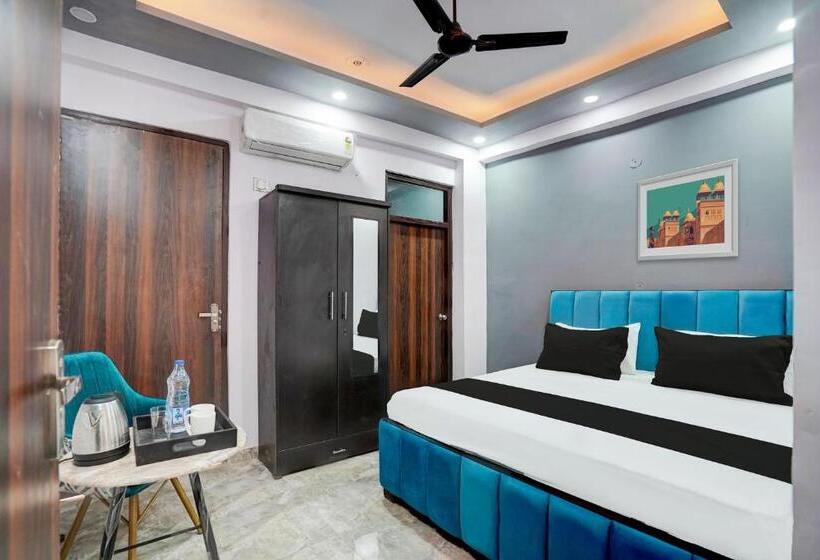 Classic Kolmen Hengen Huone, Oyo Hotel Bn