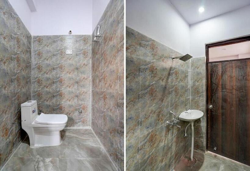 Classic Kolmen Hengen Huone, Oyo Hotel Bn