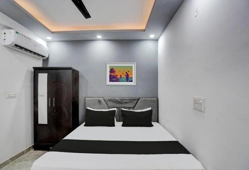 Classic Kolmen Hengen Huone, Oyo Hotel Bn