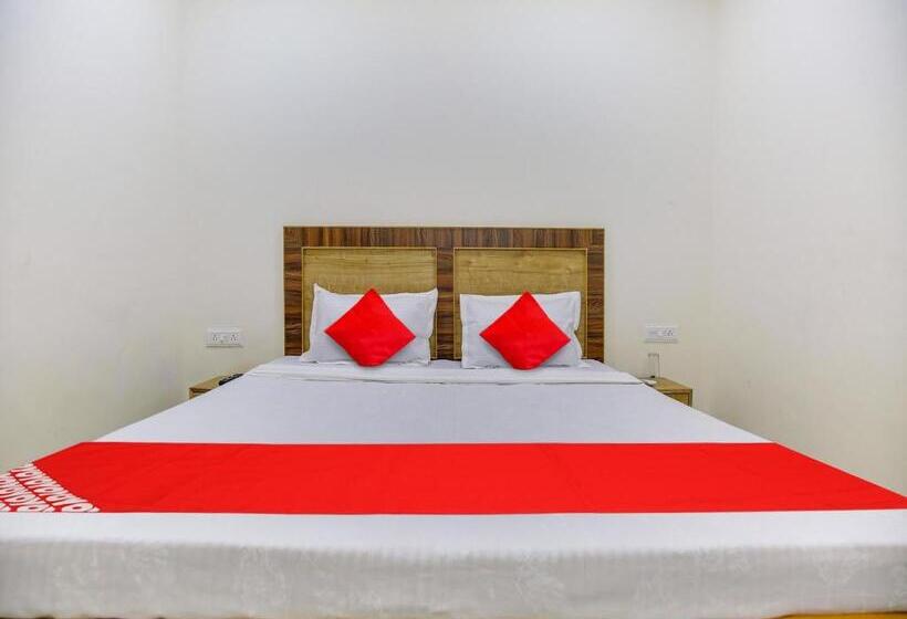 Classic Kolmen Hengen Huone, Oyo Hotel Lhasa Inn