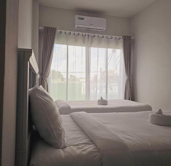 غرفة قياسية مزوَّدة بشُرفة, Ban Chahomm Guesthouse