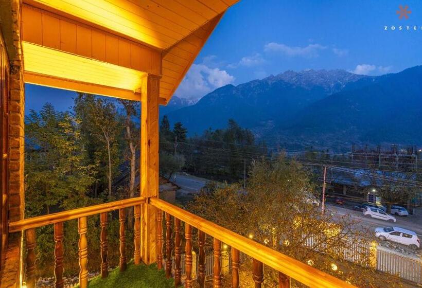 اتاق لوکس با بالکن, Zostel Pahalgam