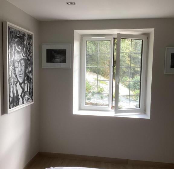 标准间, Charmes De La Forêt