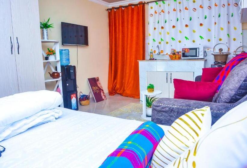 اتاق لوکس با بالکن, Kamakis