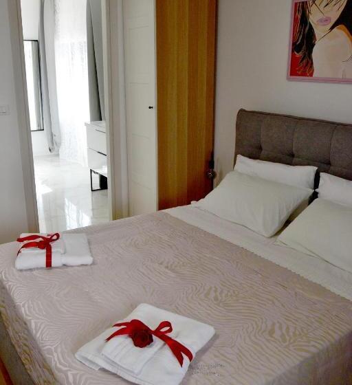 غرفة قياسية, La Rocca Sui Trabocchi