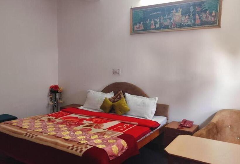 デラックスルーム, Chaitanya Inn