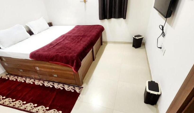 غرفة ديلوكس, Desert Inn, Bhuj