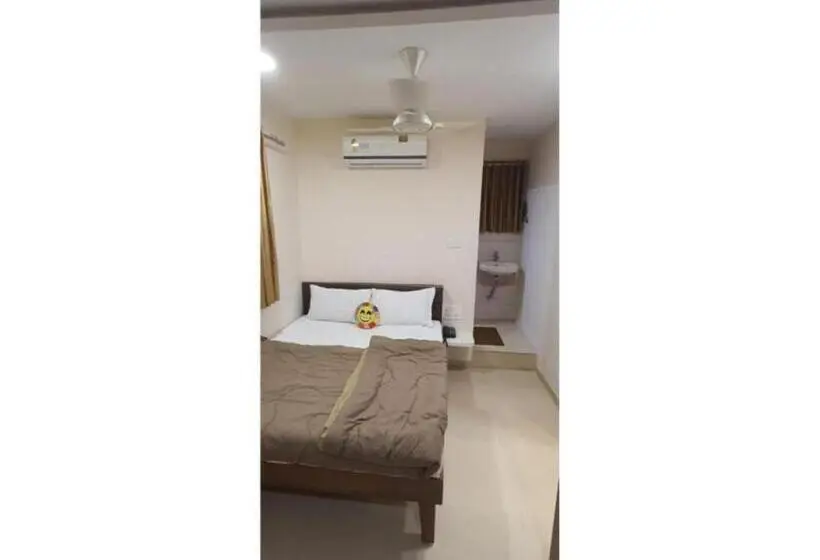 اتاق لوکس, Desert Inn, Bhuj