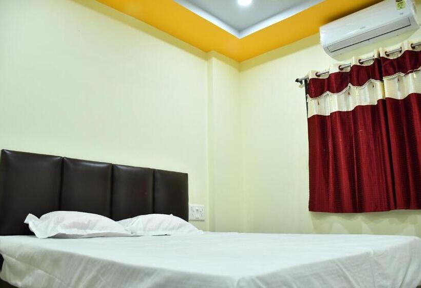 غرفة عائلية, Kalika Residency