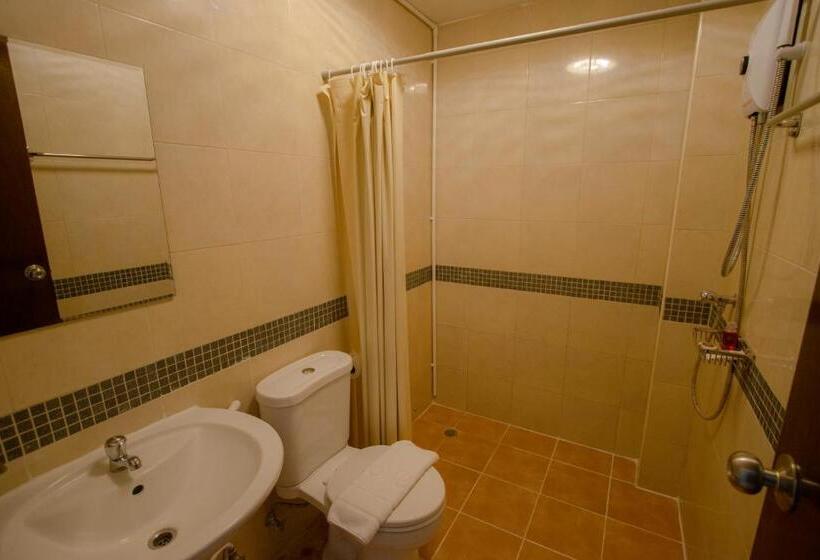 غرفة قياسية ثلاثية, Roomquest Kalim Beach