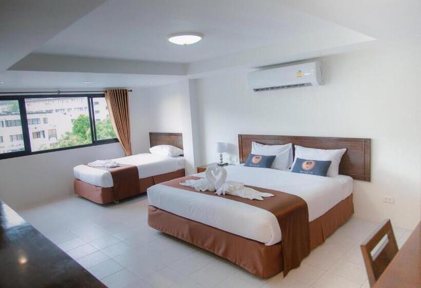 غرفة عائلية, Roomquest Kalim Beach