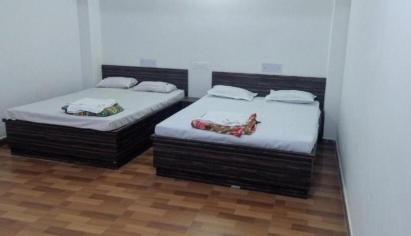 Deluxe Quadruple Room, Satyendra