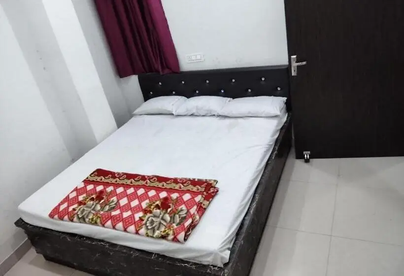 Habitación Estándar, Satyendra