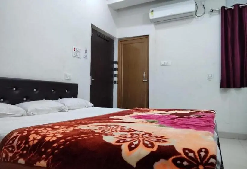 Habitación Deluxe, Satyendra