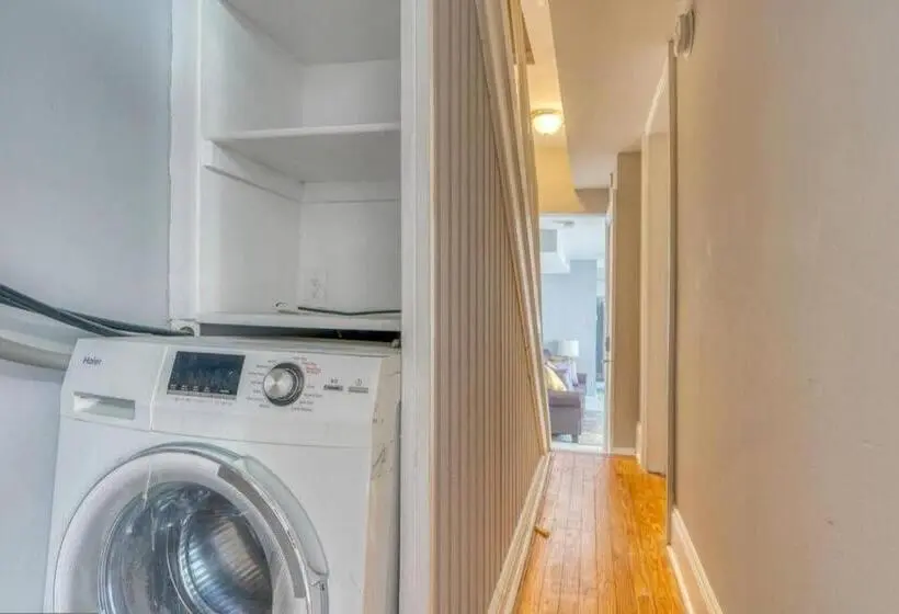 Standard-huone Jaettu Kylpyhuone, Budget Bed Room Near Downtown Inner Harbor W Free Parking