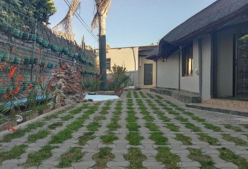 غرفة قياسية مطلّة علي الحديقة, Executive Guest House Randfontein