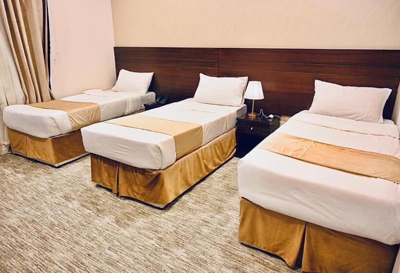 3-Bett-Standardzimmer, فندق الضيافة الذهبية