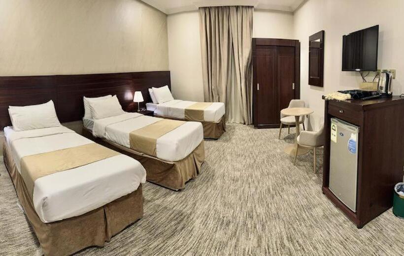 3-Bett-Standardzimmer, فندق الضيافة الذهبية