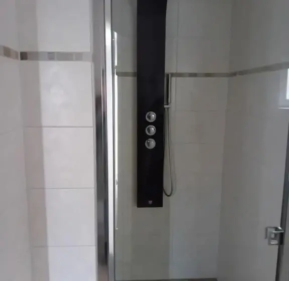 スタンダード４人部屋, B&b Typisch Lelies