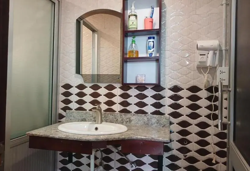اتاق استاندارد یک نفره, Chello Motel