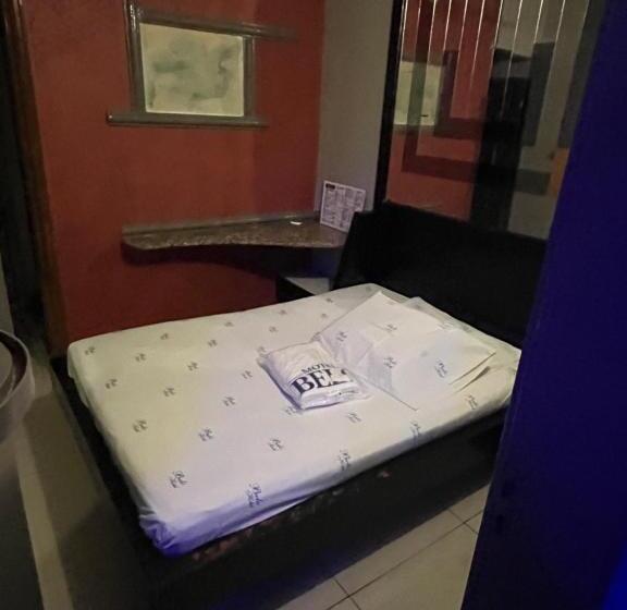 جناح, Belo Motel