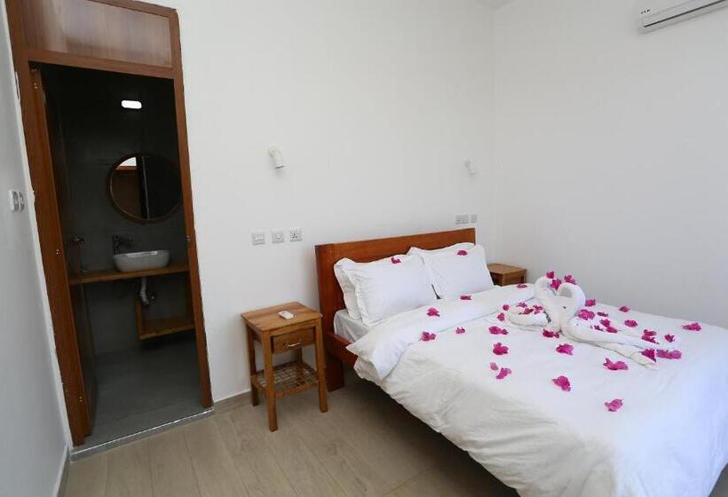 דירת חדר, Imara Villa