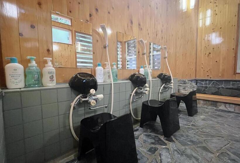 バスルーム共同エコノミー4人部屋, Akane Hostel あかね天然温泉旅館