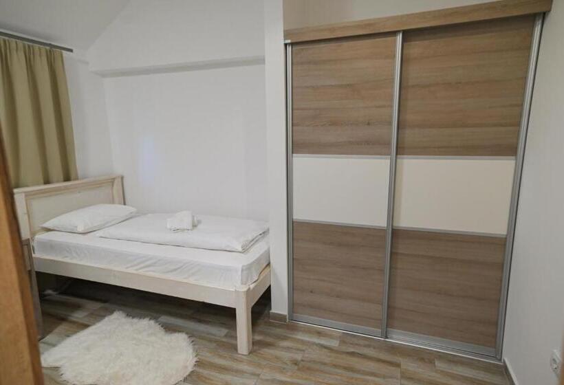 اتاق استاندارد یک نفره, Twenty Park